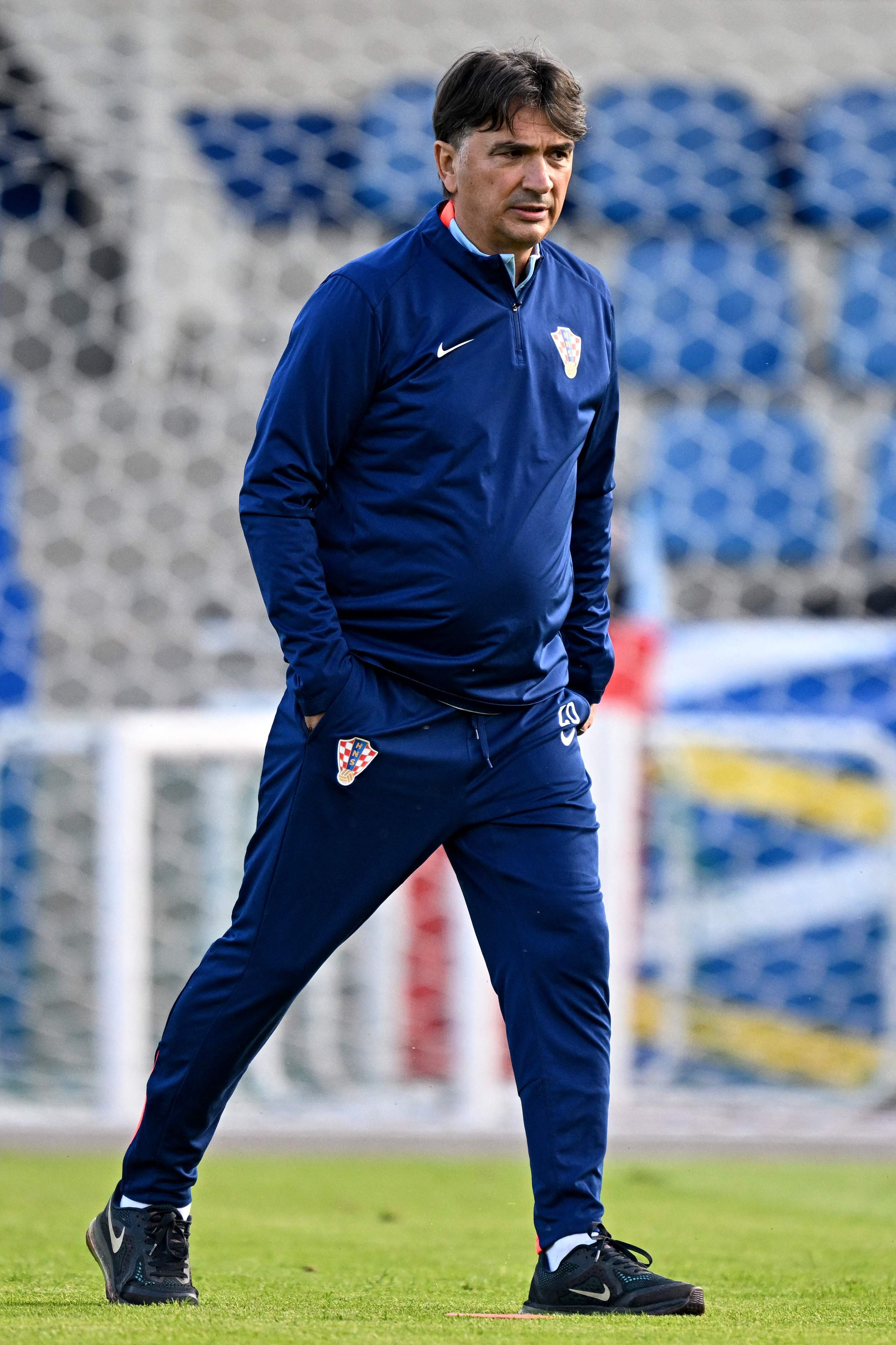 包含克罗地亚足球代表队备战晚宴比赛，争取胜利的词条