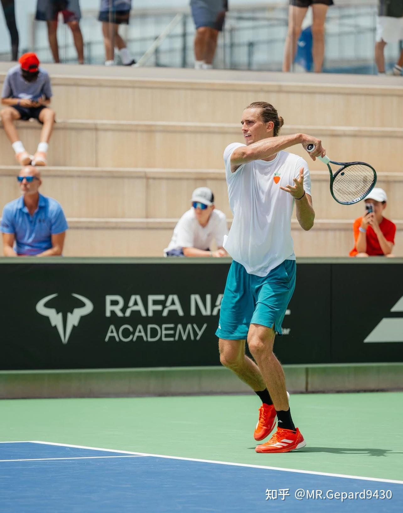 关于法网鏖战温网，兹维列夫扛起全队的信息