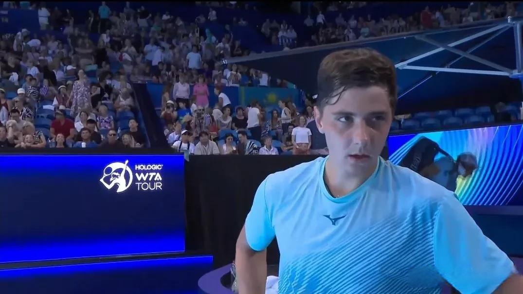 法网翻盘联合杯，西西帕斯统治全场