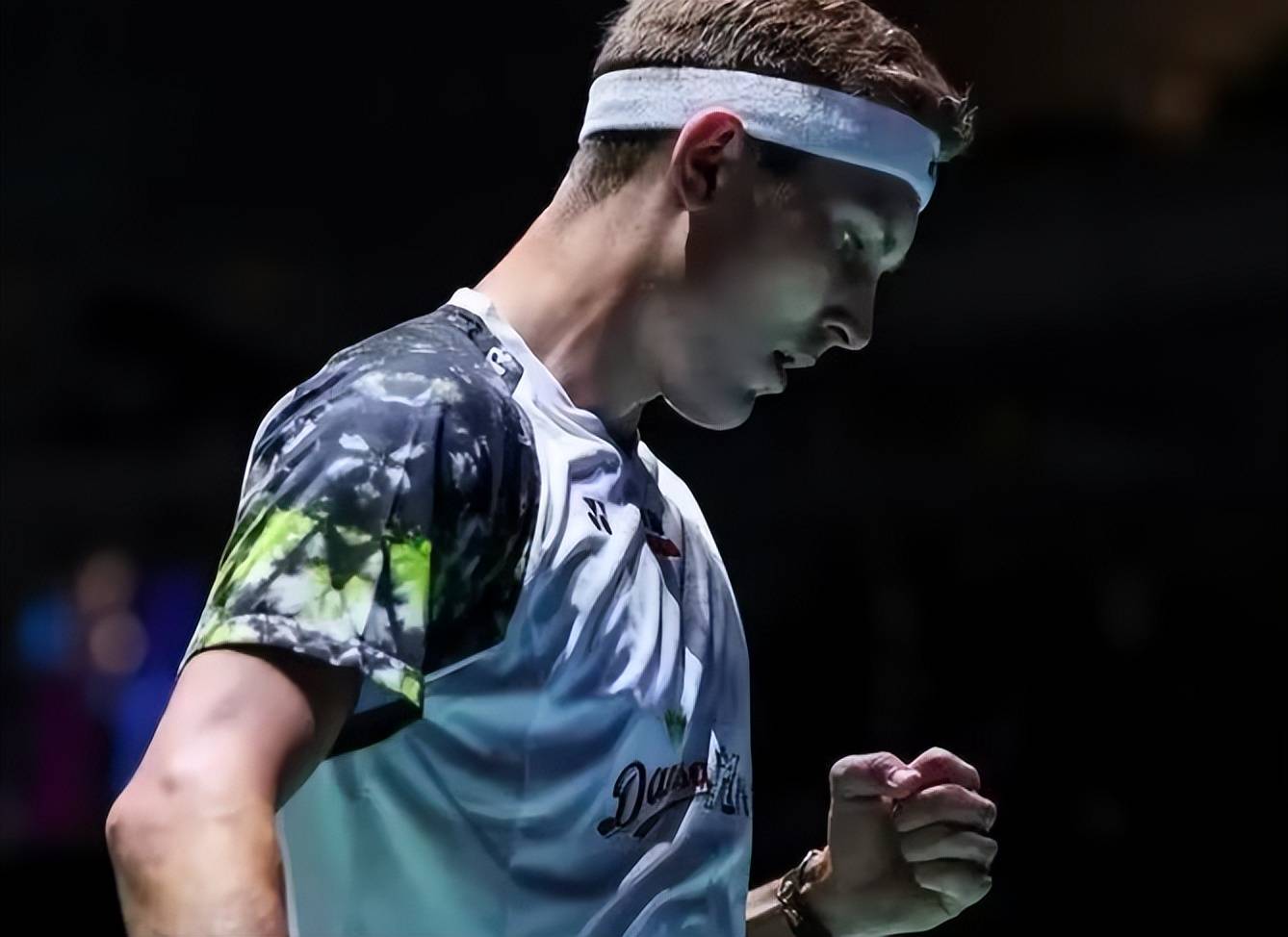 德国队逆转丹麦队，安赛龙点燃赛场