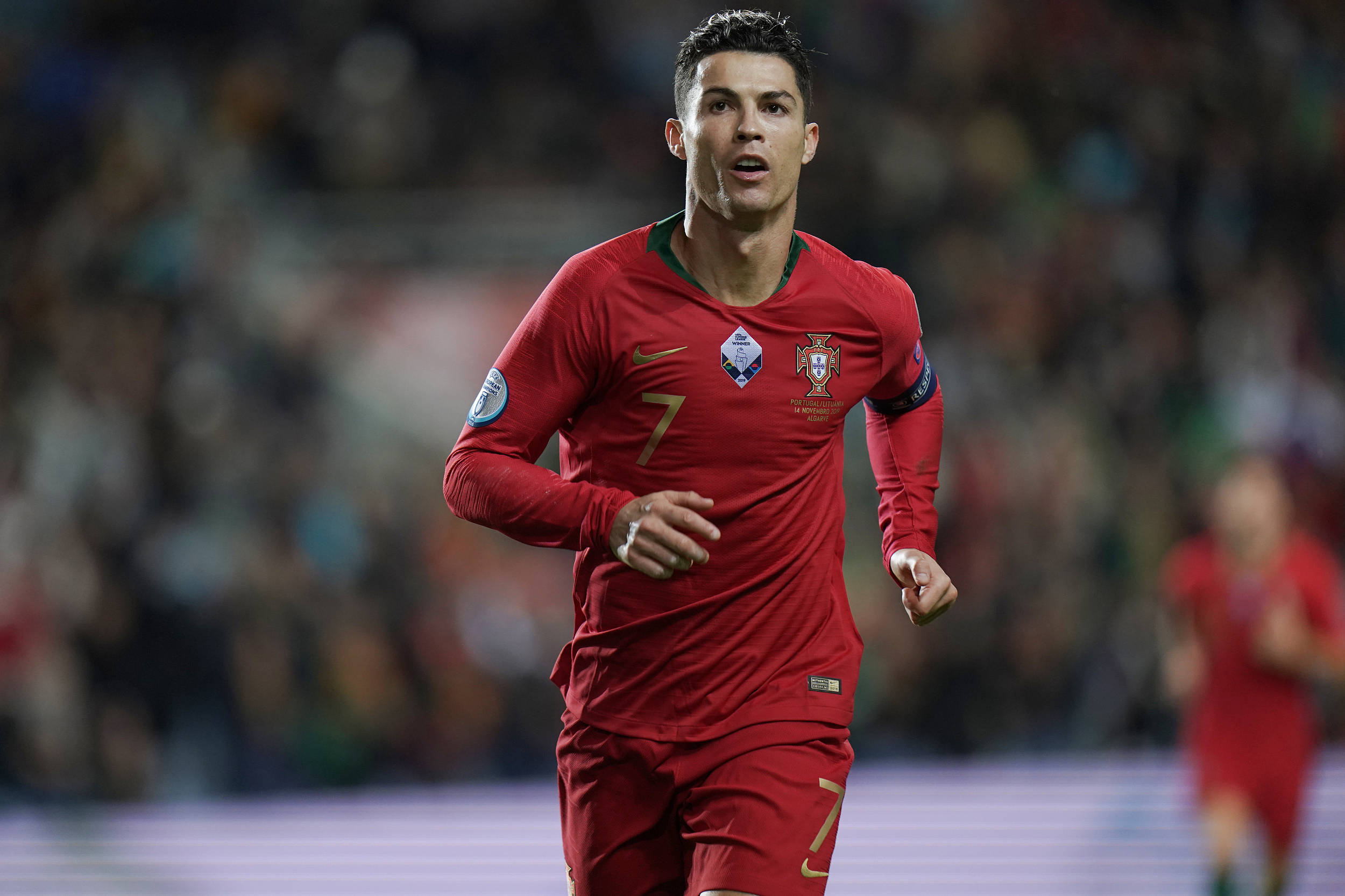 冠军杯竞技热情高涨，欧洲球队争夺胜利的简单介绍