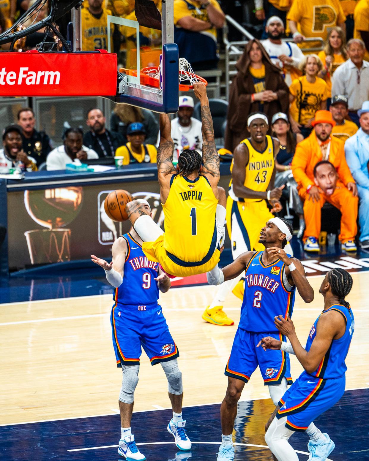 包含爵士队主场力克太阳，晋级西部总决赛的词条