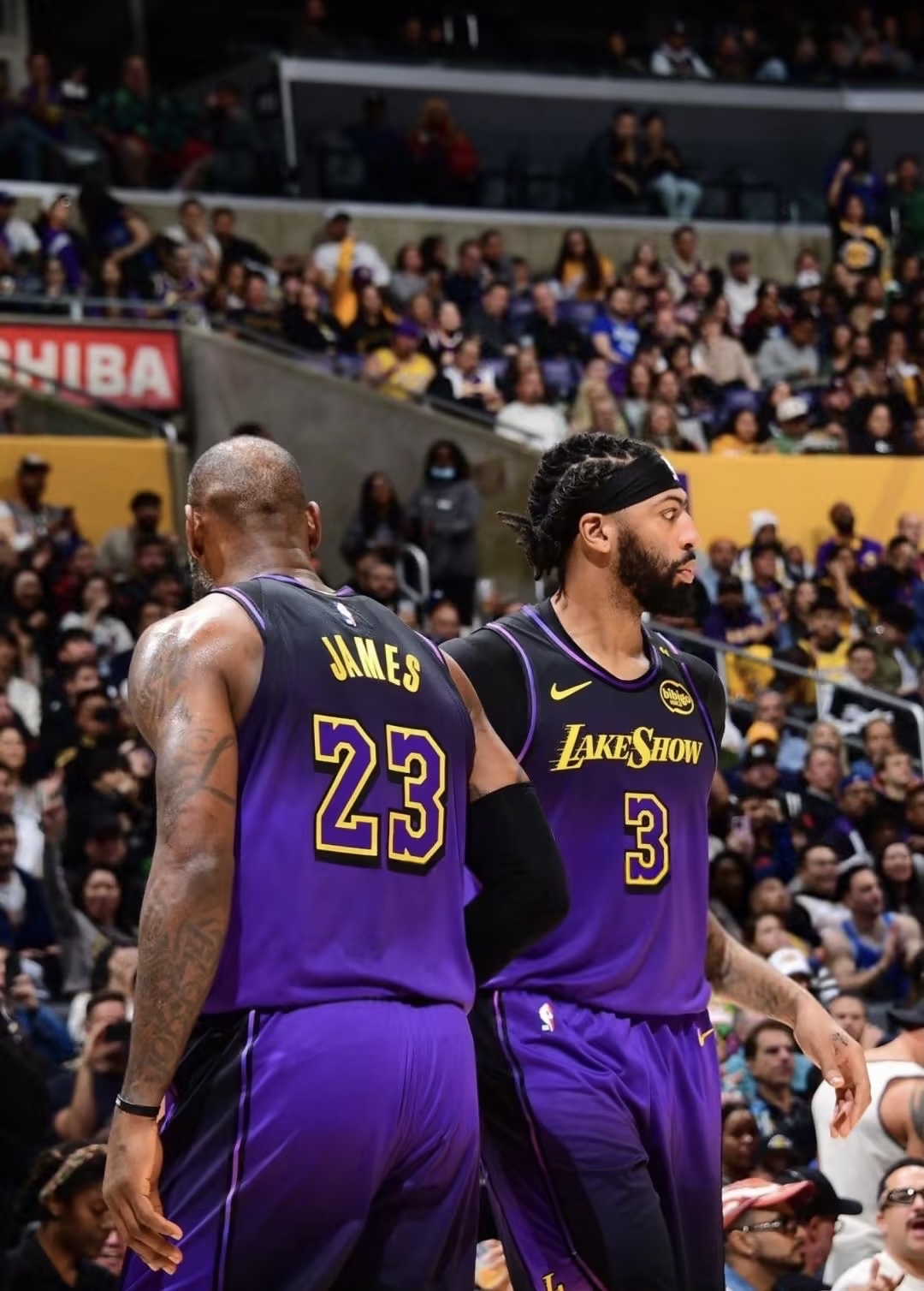 关于湖人逆转马刺，浓眉绝杀救主的信息