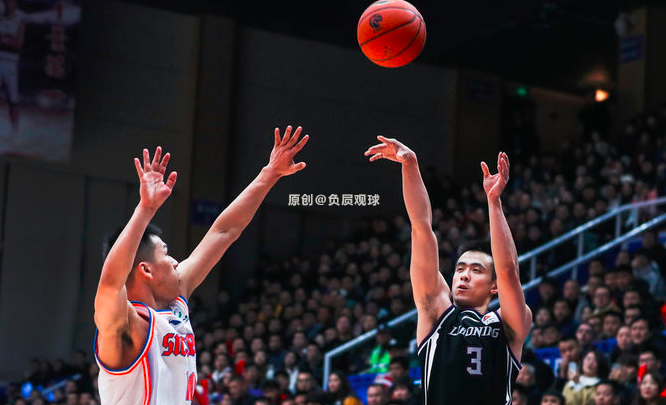 进步有目共睹,新人球员表现亮眼 进步有目共睹,新人球员表现亮眼