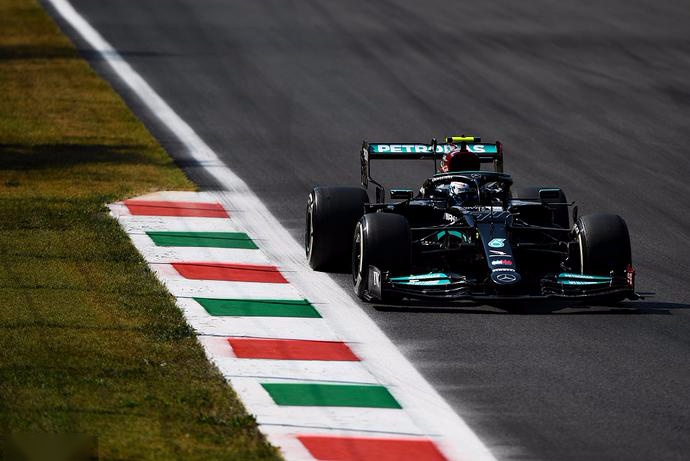 迈凯伦鏖战红牛二队，拉塞尔扛起全队的简单介绍