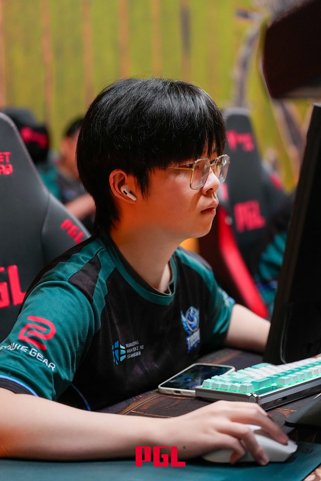 FNC鏖战TL，Knight绝境逆转的简单介绍