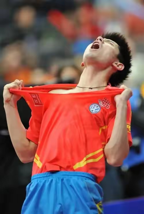 包含中国乒乓球队横扫奥地利乒乓球队，张继科爆发神勇的词条