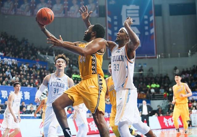 包含北京队翻盘天津队，王哲林刷新纪录的词条