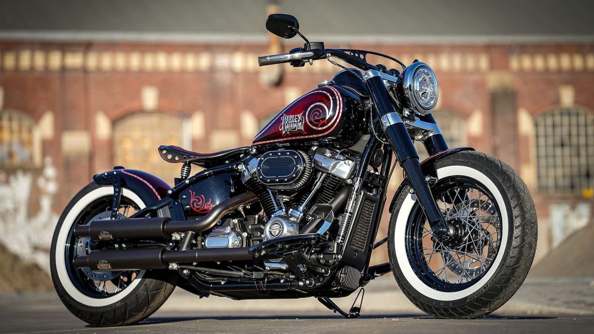 赛道与绿茵场的双重颠覆,日本车手终结曼联王朝的隐喻